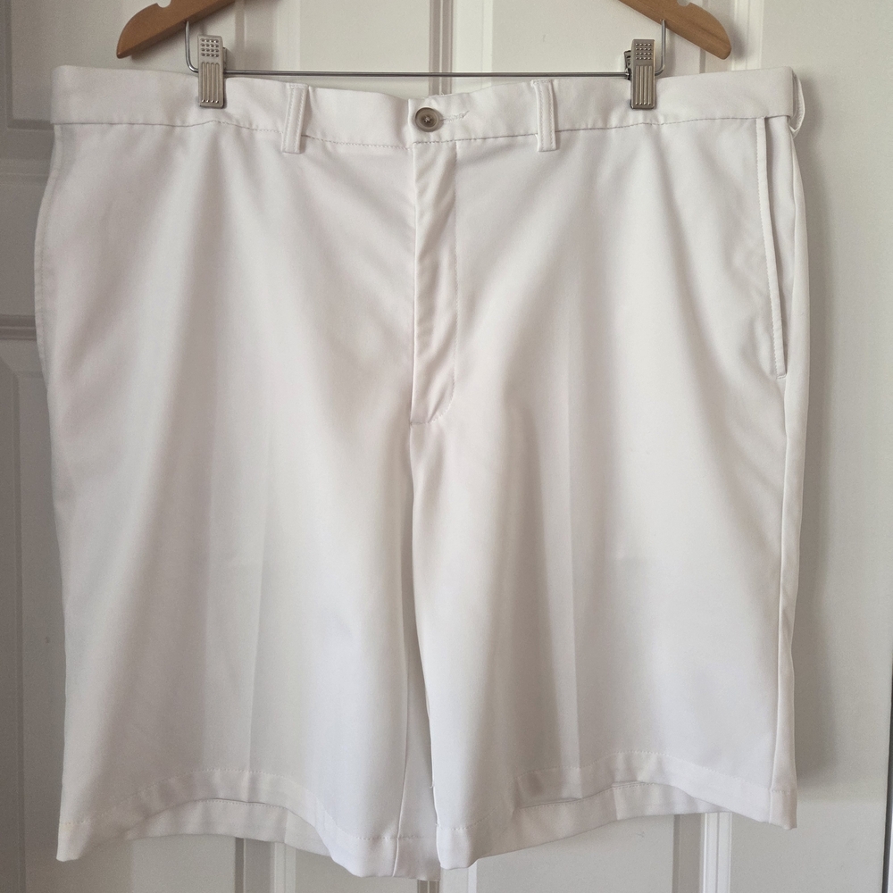 Haggar Cool 18 Pro Size 42 Men's Elegant White Flat Front Shorts